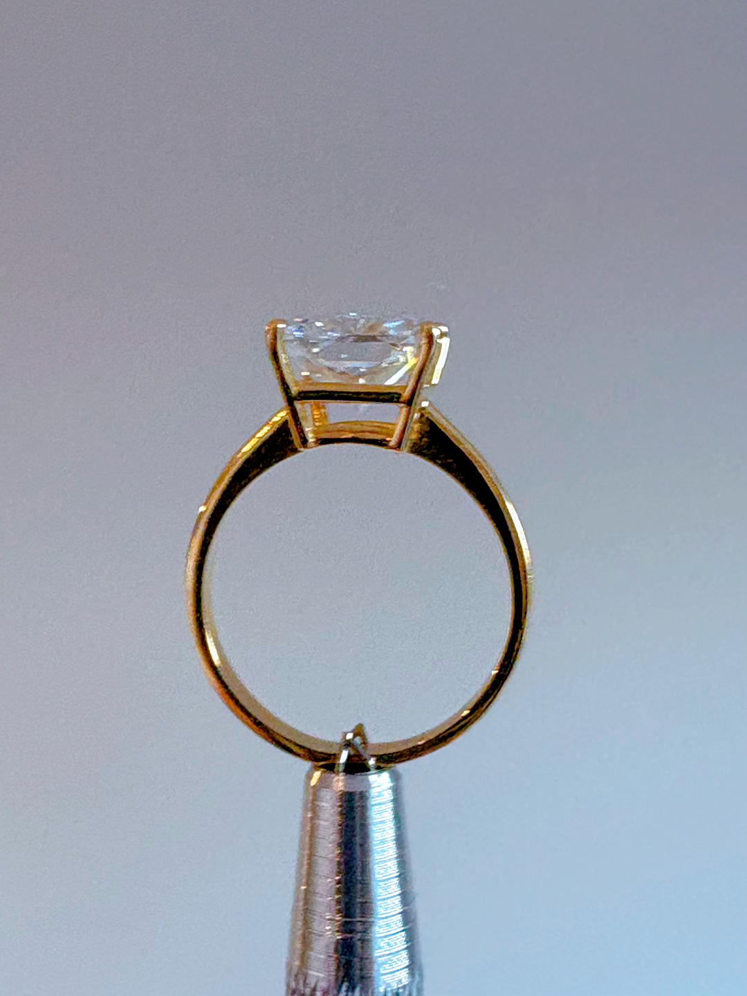 5.05 Carat Laboratory Grown Cut Cornered Rectangular Modified Brilliant Diamond in 18k Gold Ring - Image 2