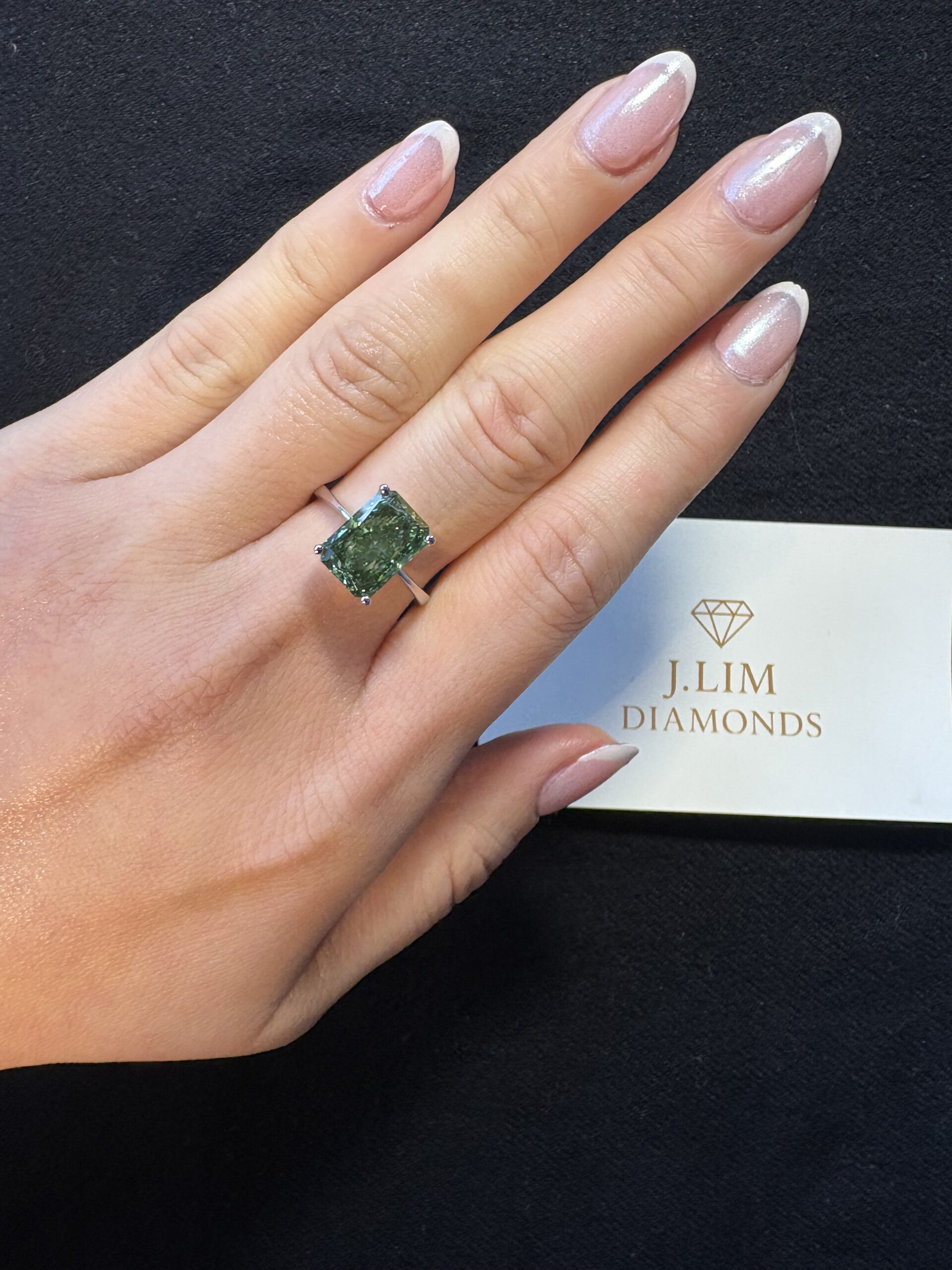 Fancy vivid green 5.03ct lab grown Diamond 18k white gold