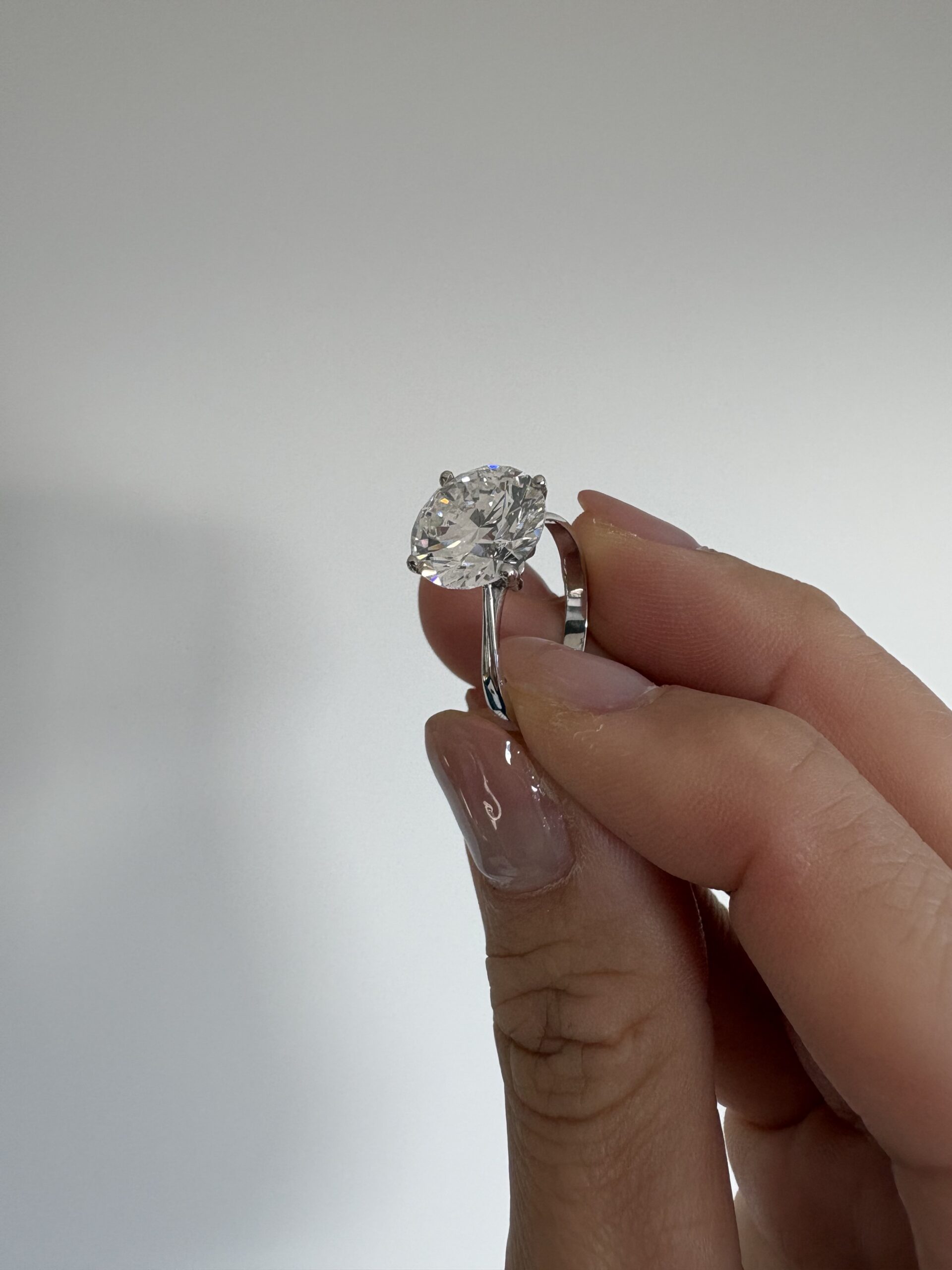 Round brilliant lab grown diamond ring 5.08ct 18k white gold - Image 5